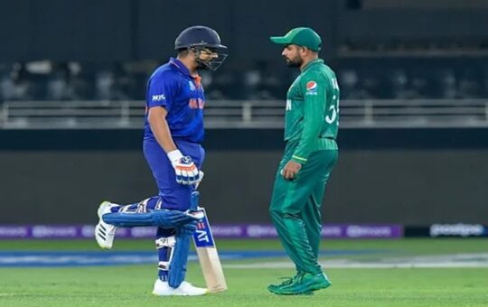 Asia Cup 2022: आज होगा टीम इंडिया-पाकिस्तान का मुकाबला फैंस ऐसे बढ़ा रहे हौसला