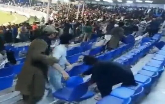 Asia Cup: स्टेडियम में भिड़े पाकिस्तान-अफगानिस्तान के समर्थक जमकर चली कुर्सियां देखें Video